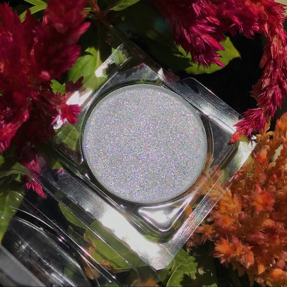 ❄️ Icy Blue Handmade Shadow/Highlighter ❄️ - Picture 2 of 8